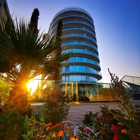 White Tower Daire Mamaia