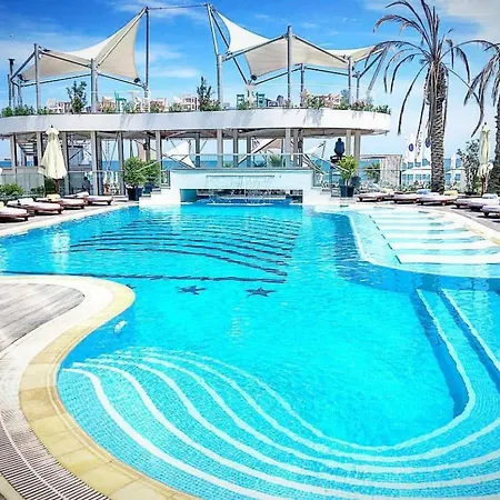 White Tower Apartment Mamaia
